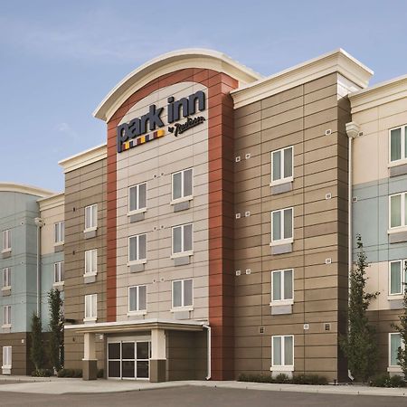 Park Inn By Radisson, Calgary Airport North, Ab Exterior foto